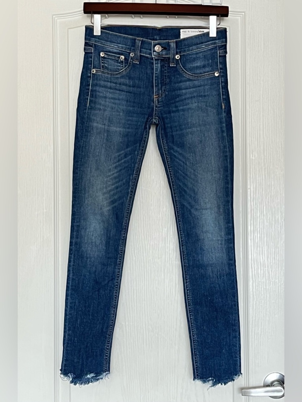 rag & bone Skinny Capri Jeans Rae Medium Blue Wash 25 Sustainable Summer Denim